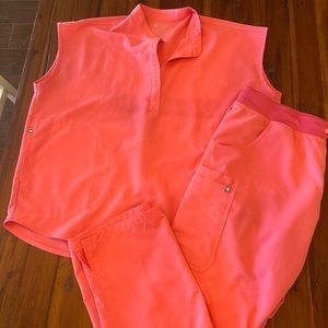Neon pink Rafaela figs top with kade bottoms. Like new condition. XL